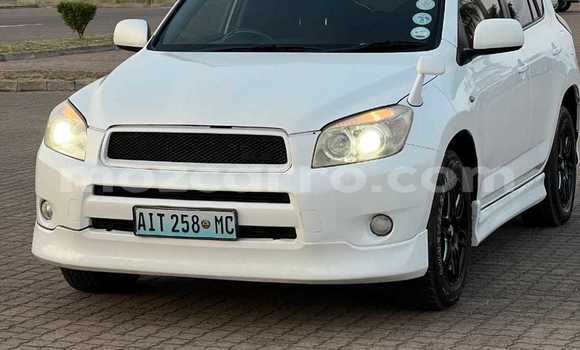 Comprar Usado Toyota RAV4 Branco Carro em Maputo em Maputo