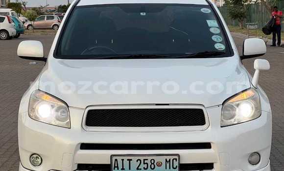 Comprar Usado Toyota RAV4 Branco Carro em Maputo em Maputo