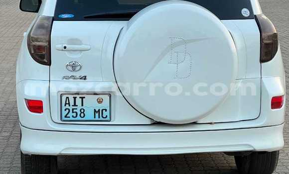 Comprar Usado Toyota RAV4 Branco Carro em Maputo em Maputo Comprar Usado Toyota RAV4 Branco Carro em Maputo em Maputo