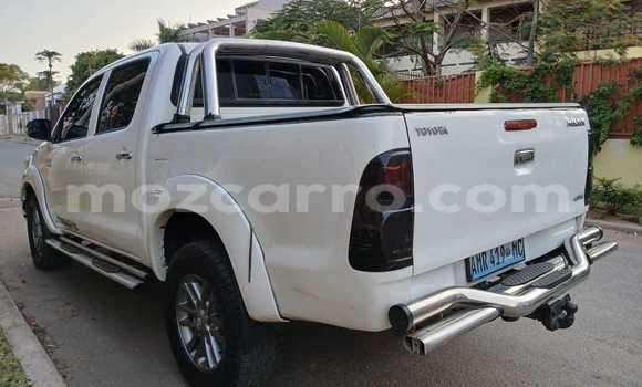 Nunua Ilio tumika Toyota Hilux Nyeupe Gari ndani ya Maputo nchini Maputo Nunua Ilio tumika Toyota Hilux Nyeupe Gari ndani ya Maputo nchini Maputo