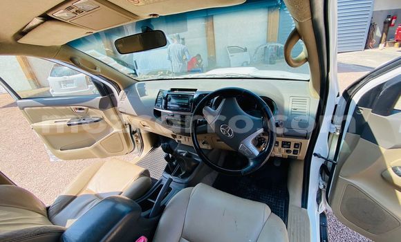 Buy Used Toyota Fortuner White Car in Maputo in Maputo Buy Used Toyota Fortuner White Car in Maputo in Maputo