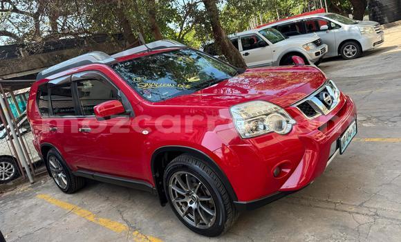 Tenga Tsaru Nissan X-Trail Tsvuku Mota in Maputo in Maputo