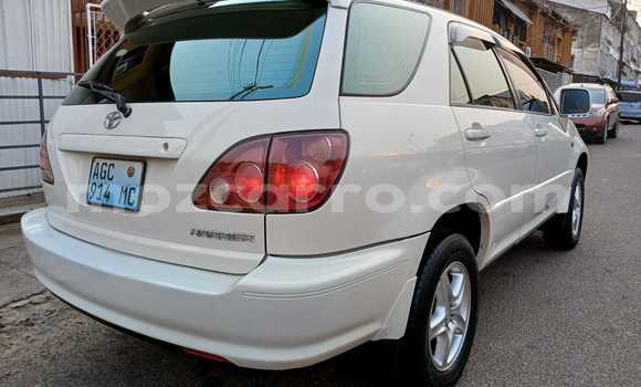 Buy Used Toyota Harrier White Car in Maputo in Maputo Buy Used Toyota Harrier White Car in Maputo in Maputo