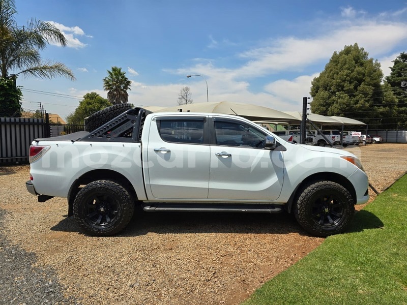 Big with watermark mazda bt 50 sofala beira 30486