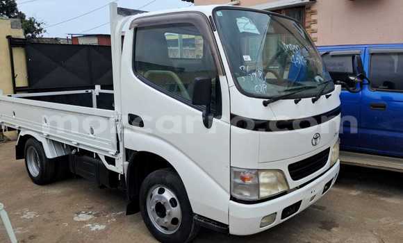 Comprar Usado Toyota Dyna Branco Caminhão em Maputo em Maputo Comprar Usado Toyota Dyna Branco Caminhão em Maputo em Maputo