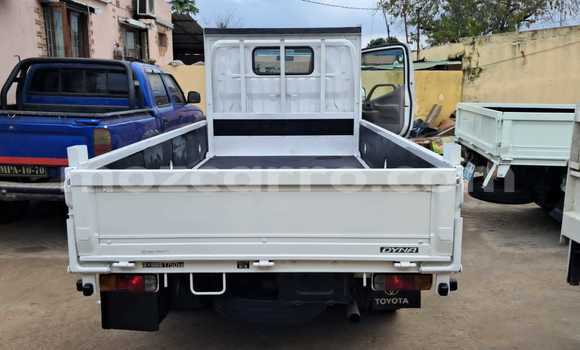 Comprar Usado Toyota Dyna Branco Caminhão em Maputo em Maputo Comprar Usado Toyota Dyna Branco Caminhão em Maputo em Maputo