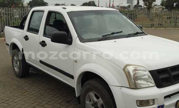 Tenga Tsaru Isuzu KB Chena Mota in Maputo in Maputo Tenga Tsaru Isuzu KB Chena Mota in Maputo in Maputo