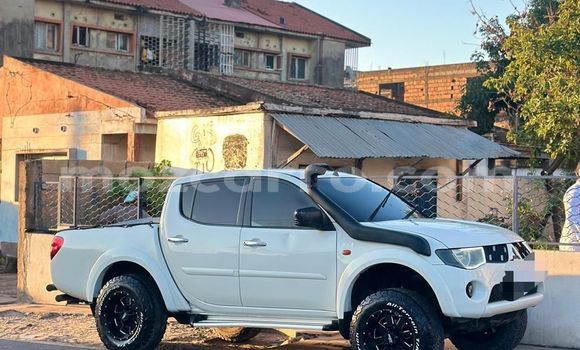 Buy Used Mitsubishi Triton White Car in Maputo in Maputo Buy Used Mitsubishi Triton White Car in Maputo in Maputo