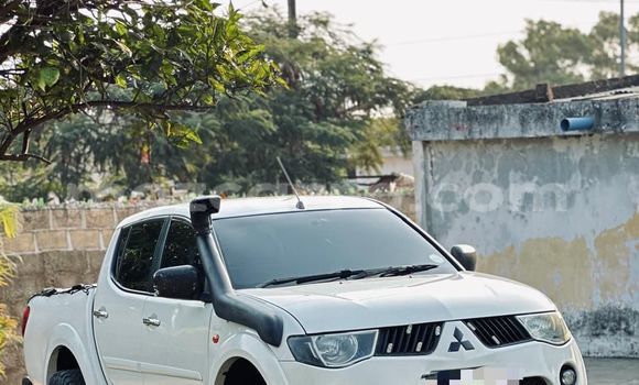 Buy Used Mitsubishi Triton White Car in Maputo in Maputo Buy Used Mitsubishi Triton White Car in Maputo in Maputo