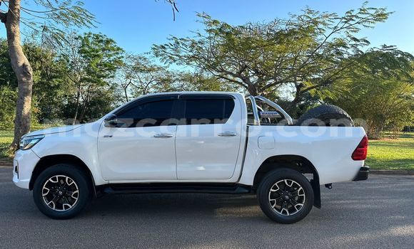 Buy Used Toyota Hilux White Car in Maputo in Maputo Buy Used Toyota Hilux White Car in Maputo in Maputo