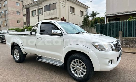 Comprar Usado Toyota Hilux Branco Carro em Maputo em Maputo
