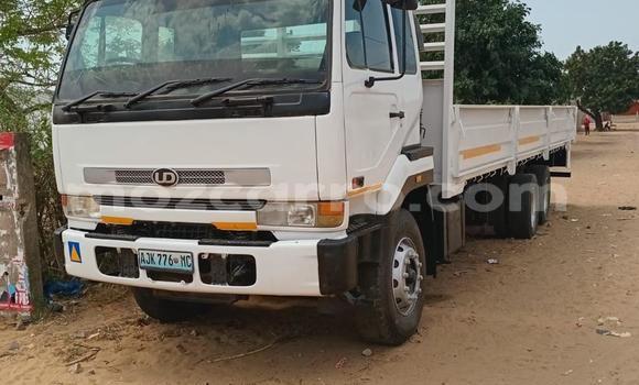 Comprar Usado Nissan UD Branco Caminhão em Maputo em Maputo
