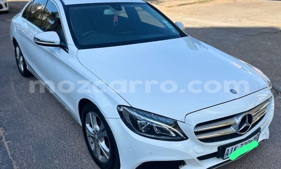 Tenga Tsaru Mercedes-Benz C180 COUPE Chena Mota in Maputo in Maputo