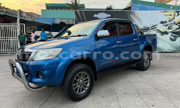 Comprar Usado Toyota Hilux Azul Carro em Maputo em Maputo