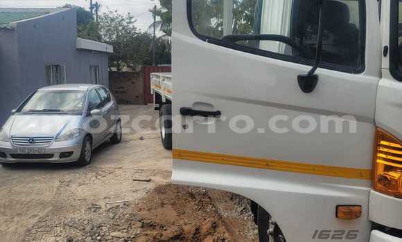 Buy New Hino 300 Series White Truck in Maputo in Maputo Buy New Hino 300 Series White Truck in Maputo in Maputo