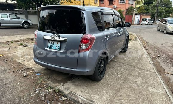 Comprar Usado Toyota Ractis Azul Carro em Maputo em Maputo