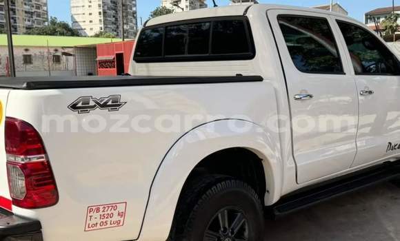 Nunua Ilio tumika Toyota Hilux Nyeupe Gari ndani ya Maputo nchini Maputo Nunua Ilio tumika Toyota Hilux Nyeupe Gari ndani ya Maputo nchini Maputo