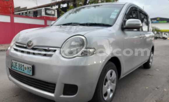 Comprar Usado Toyota Sienta Prata Carro em Maputo em Maputo Comprar Usado Toyota Sienta Prata Carro em Maputo em Maputo