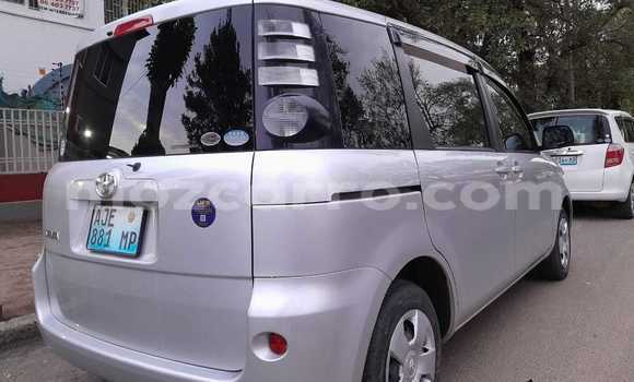 Comprar Usado Toyota Sienta Prata Carro em Maputo em Maputo Comprar Usado Toyota Sienta Prata Carro em Maputo em Maputo