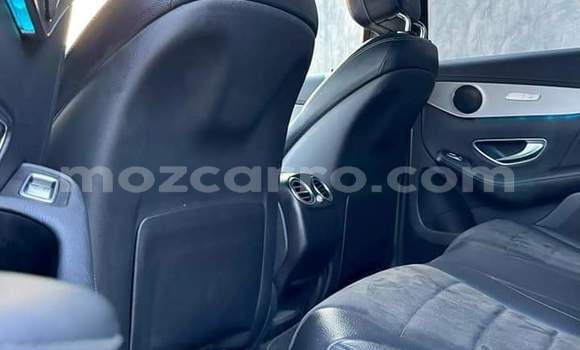 Nunua Mpya Mercedes-Benz GLC 250D Kijani Gari ndani ya Maputo nchini Maputo Nunua Mpya Mercedes-Benz GLC 250D Kijani Gari ndani ya Maputo nchini Maputo