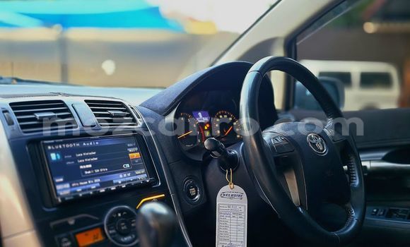 Nunua Ilio tumika Toyota Blade Fedha Gari ndani ya Maputo nchini Maputo Nunua Ilio tumika Toyota Blade Fedha Gari ndani ya Maputo nchini Maputo