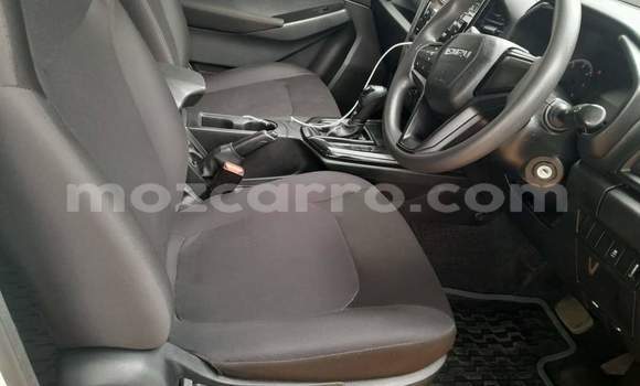 Buy Used Isuzu D-MAX White Car in Maputo in Maputo Buy Used Isuzu D-MAX White Car in Maputo in Maputo