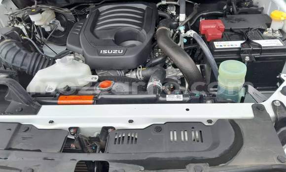 Buy Used Isuzu D-MAX White Car in Maputo in Maputo Buy Used Isuzu D-MAX White Car in Maputo in Maputo