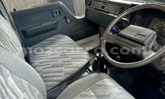 Comprar Novo Toyota HiAce Branco Caminhão em Maputo em Maputo Comprar Novo Toyota HiAce Branco Caminhão em Maputo em Maputo