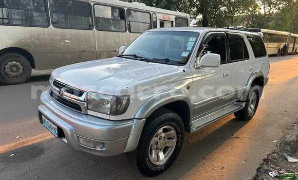 Comprar Usado Toyota Surf Branco Carro em Maputo em Maputo