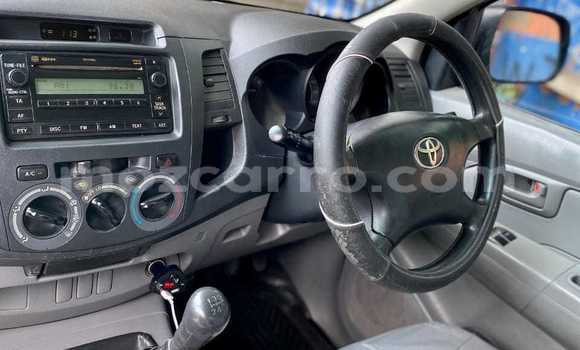 Nunua Ilio tumika Toyota Hilux Nyeupe Gari ndani ya Maputo nchini Maputo Nunua Ilio tumika Toyota Hilux Nyeupe Gari ndani ya Maputo nchini Maputo