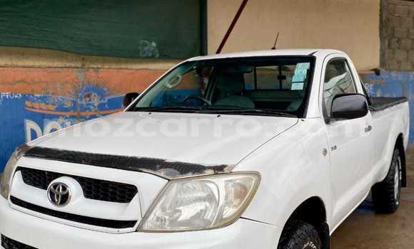 Nunua Ilio tumika Toyota Hilux Nyeupe Gari ndani ya Maputo nchini Maputo Nunua Ilio tumika Toyota Hilux Nyeupe Gari ndani ya Maputo nchini Maputo