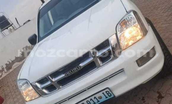 Comprar Usado Isuzu KB Branco Carro em Maputo em Maputo Comprar Usado Isuzu KB Branco Carro em Maputo em Maputo