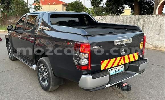 Nunua Ilio tumika Mitsubishi Triton Nyeusi Gari ndani ya Maputo nchini Maputo Nunua Ilio tumika Mitsubishi Triton Nyeusi Gari ndani ya Maputo nchini Maputo