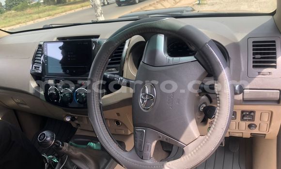 Nunua Ilio tumika Toyota Hilux Nyeusi Gari ndani ya Maputo nchini Maputo Nunua Ilio tumika Toyota Hilux Nyeusi Gari ndani ya Maputo nchini Maputo