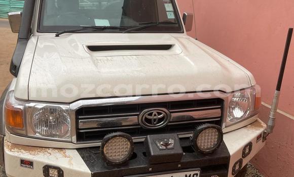Buy Used Toyota Land Cruiser White Car in Maputo in Maputo Buy Used Toyota Land Cruiser White Car in Maputo in Maputo