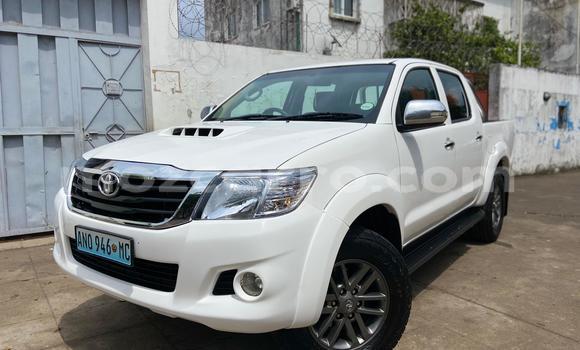 Nunua Ilio tumika Toyota Hilux Nyeupe Gari ndani ya Maputo nchini Maputo Nunua Ilio tumika Toyota Hilux Nyeupe Gari ndani ya Maputo nchini Maputo