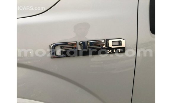 Comprar Importar Ford V8 Branco Carro em Import - Dubai em Cabo Delgado Comprar Importar Ford V8 Branco Carro em Import - Dubai em Cabo Delgado