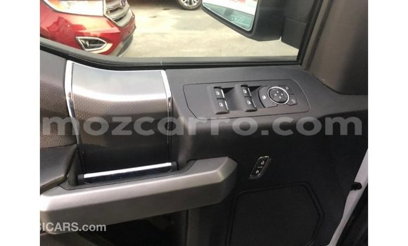 Comprar Importar Ford V8 Branco Carro em Import - Dubai em Cabo Delgado Comprar Importar Ford V8 Branco Carro em Import - Dubai em Cabo Delgado