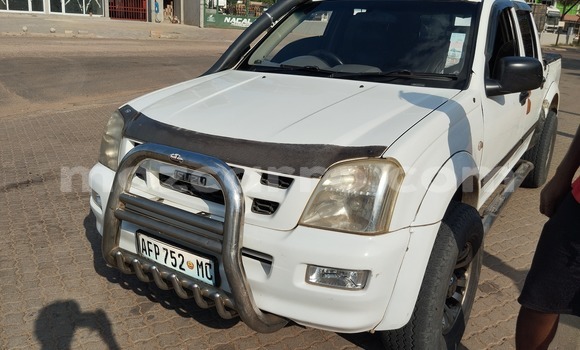 Nunua Ilio tumika Isuzu KB Nyeupe Gari ndani ya Maputo nchini Maputo Nunua Ilio tumika Isuzu KB Nyeupe Gari ndani ya Maputo nchini Maputo