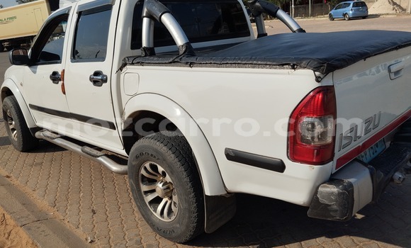 Nunua Ilio tumika Isuzu KB Nyeupe Gari ndani ya Maputo nchini Maputo Nunua Ilio tumika Isuzu KB Nyeupe Gari ndani ya Maputo nchini Maputo