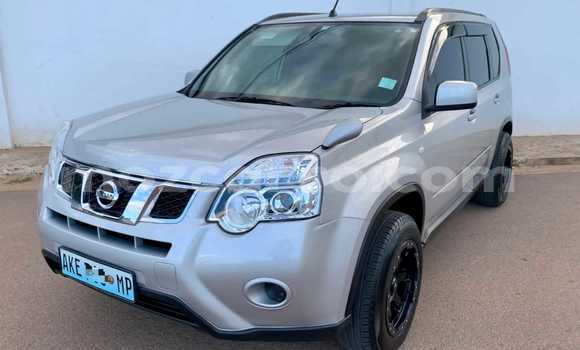 Comprar Usado Nissan X-Trail Prata Carro em Maputo em Maputo Comprar Usado Nissan X-Trail Prata Carro em Maputo em Maputo