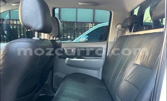 Buy Used Toyota Hilux Beige Car in Maputo in Maputo Buy Used Toyota Hilux Beige Car in Maputo in Maputo