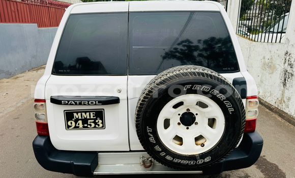 Comprar Usado Nissan Patrol Branco Carro em Maputo em Maputo Comprar Usado Nissan Patrol Branco Carro em Maputo em Maputo