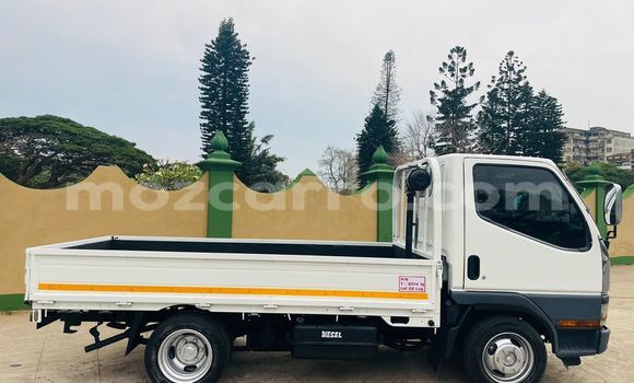 Nunua Ilio tumika Mitsubishi Canter Nyeupe Lori ndani ya Maputo nchini Maputo Nunua Ilio tumika Mitsubishi Canter Nyeupe Lori ndani ya Maputo nchini Maputo