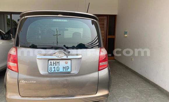 Comprar Usado Toyota Ractis Prata Carro em Maputo em Maputo Comprar Usado Toyota Ractis Prata Carro em Maputo em Maputo