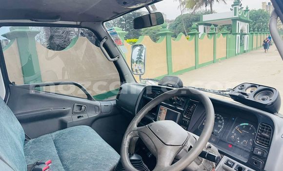 Comprar Usado Mitsubishi 500 Branco Carro em Maputo em Maputo Comprar Usado Mitsubishi 500 Branco Carro em Maputo em Maputo