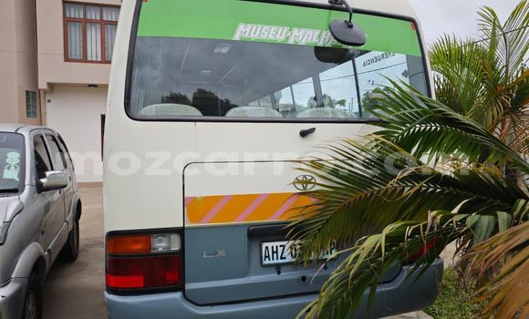 Tenga Tsaru Toyota Coaster Chena Mota in Maputo in Maputo Tenga Tsaru Toyota Coaster Chena Mota in Maputo in Maputo