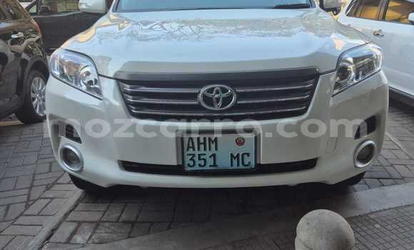 Buy Used Toyota Vanguard White Car in Maputo in Maputo