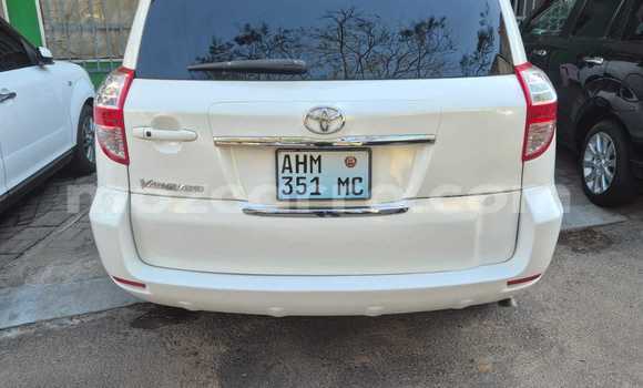 Nunua Ilio tumika Toyota Vanguard Nyeupe Gari ndani ya Maputo nchini Maputo Nunua Ilio tumika Toyota Vanguard Nyeupe Gari ndani ya Maputo nchini Maputo