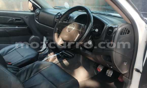 Nunua Ilio tumika Isuzu KB Nyeupe Gari ndani ya Maputo nchini Maputo Nunua Ilio tumika Isuzu KB Nyeupe Gari ndani ya Maputo nchini Maputo